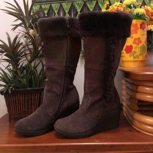 Barely worn beautiful warm chocolate brown suede and faux fur Bass wedge boots